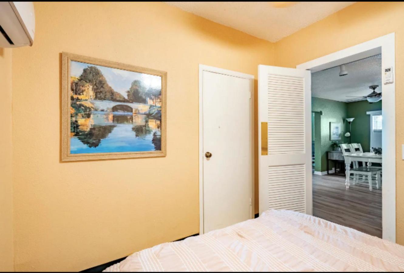 3-Bed Bungalow Walk To Historic Downtown 산퍼드 외부 사진