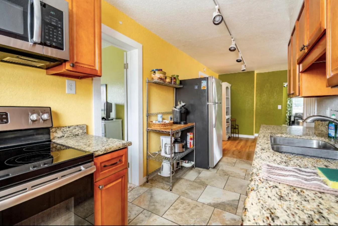 3-Bed Bungalow Walk To Historic Downtown 산퍼드 외부 사진