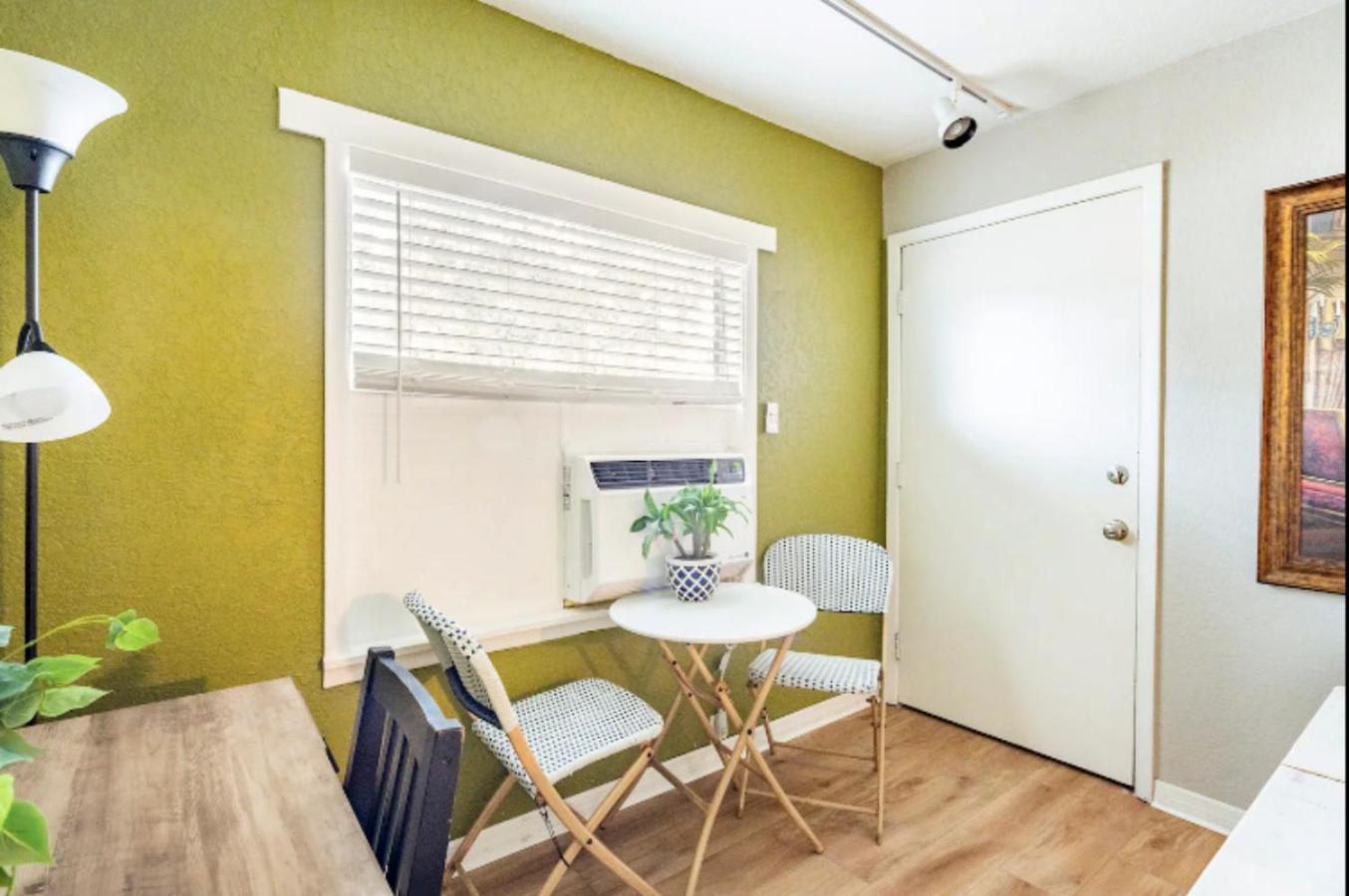 3-Bed Bungalow Walk To Historic Downtown 산퍼드 외부 사진